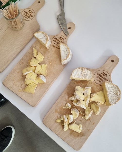 Manufactura de Brânză, De Corina blog